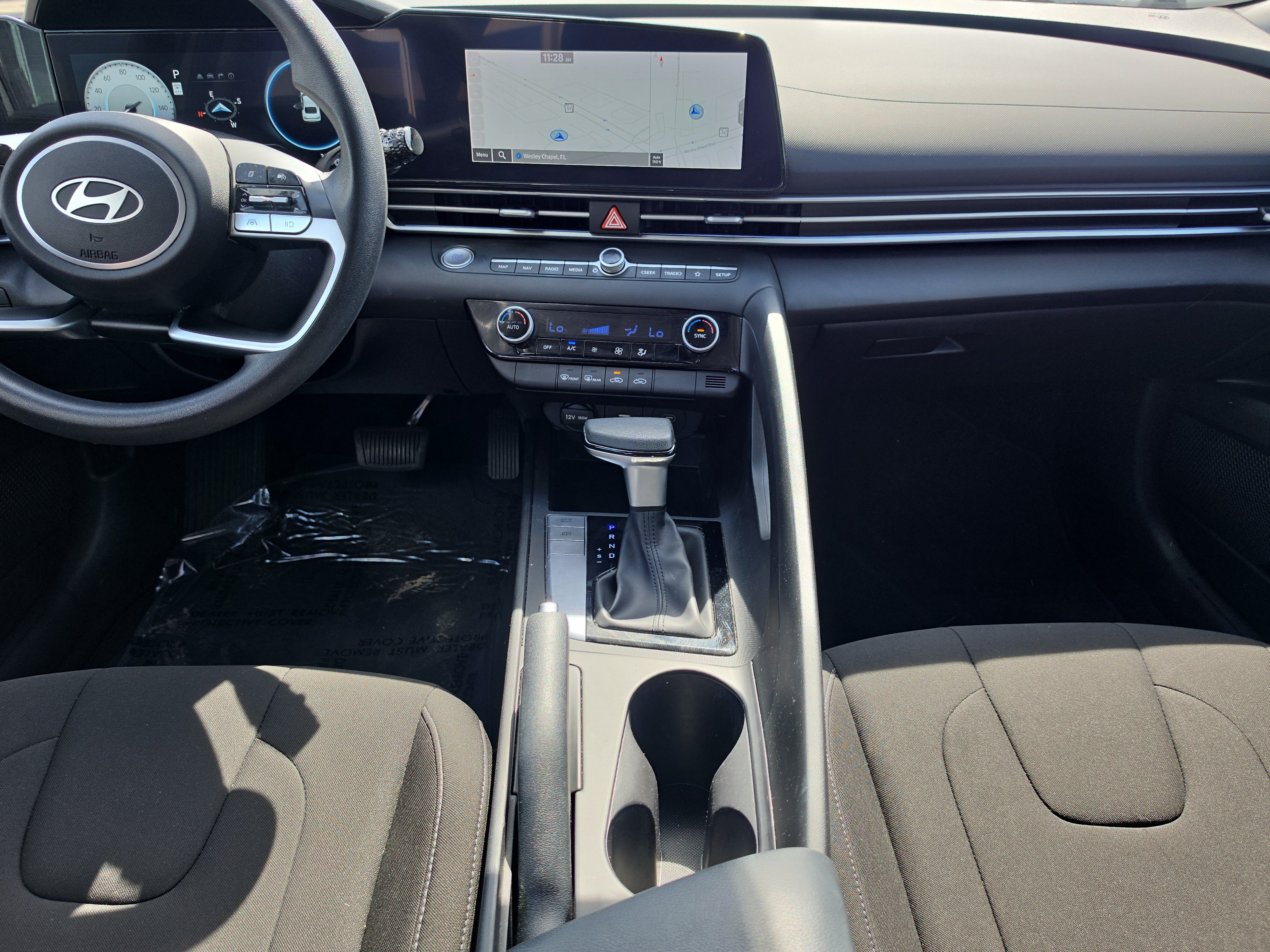 Used 2024 Hyundai Elantra SEL FWD image 14