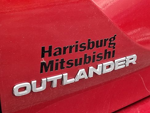 Used 2025 Mitsubishi Outlander SE FWD image 30