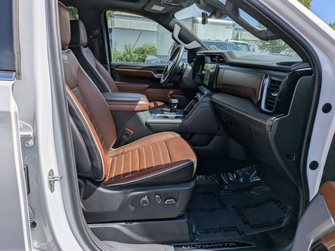 Used 2023 GMC Sierra 1500 Denali Ultimate AWD/4WD image 28