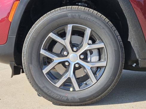 New 2025 Jeep Grand Cherokee Limited w/ Trailer Tow Package image 10