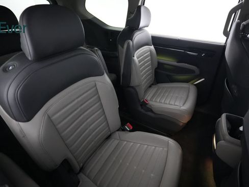 Used 2024 Kia EV9 Land AWD/4WD image 5