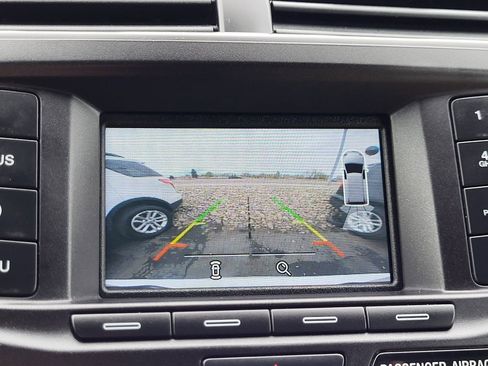 Used 2016 Ford Explorer XLT image 29