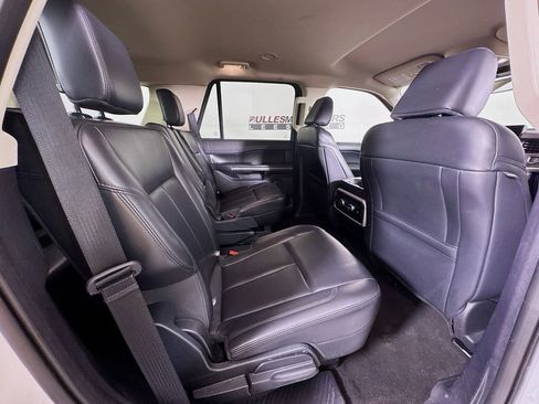 Used 2024 Ford Expedition XLT image 28