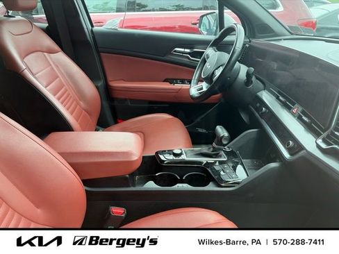 Certified 2023 Kia Sportage SX AWD/4WD image 8