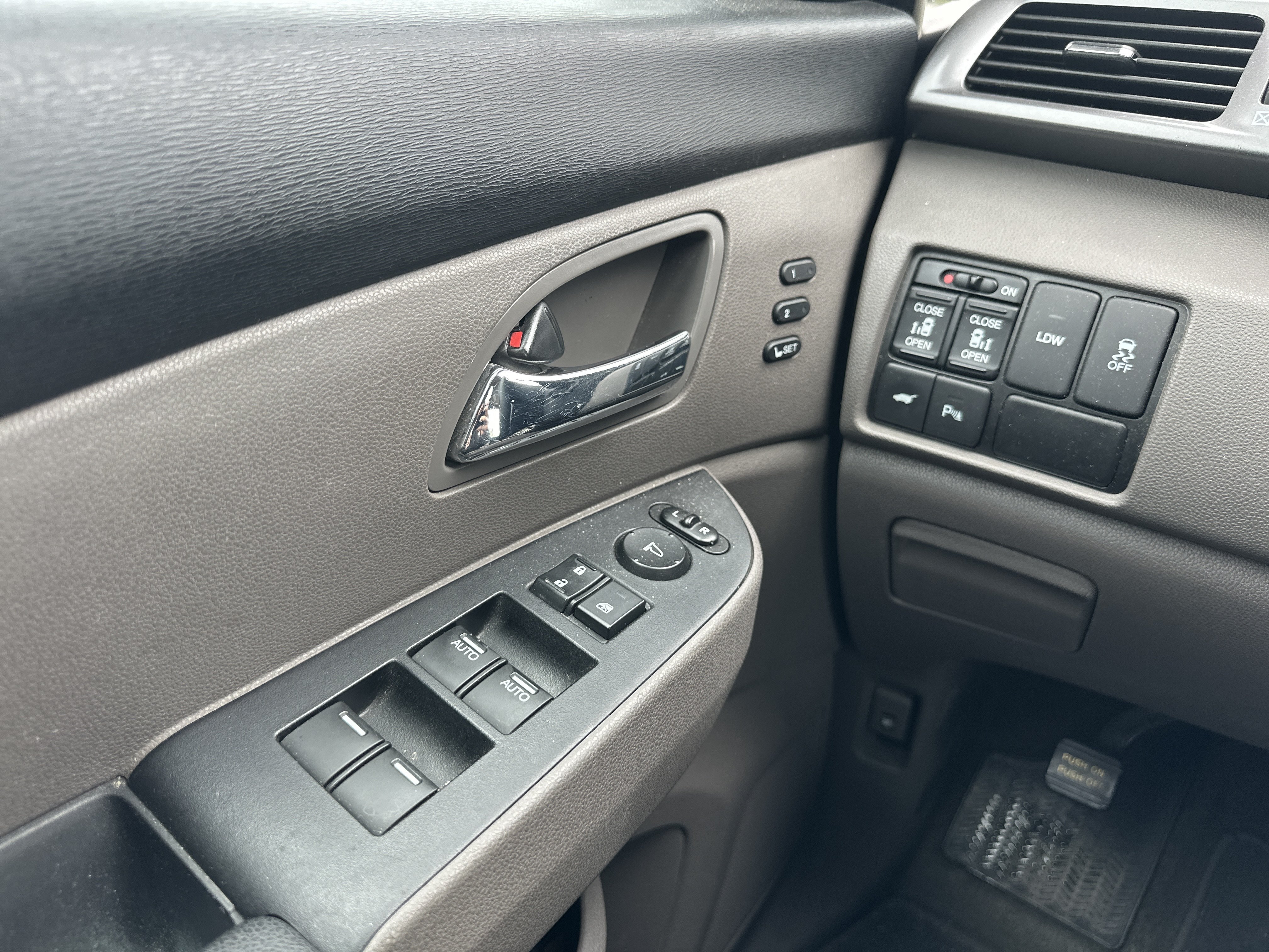 Used 2014 Honda Odyssey Touring image 30