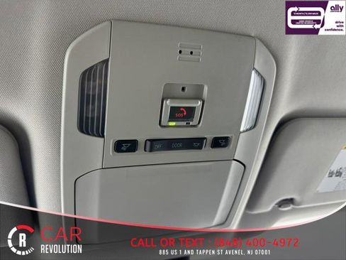 Used 2021 Toyota Highlander LE image 39