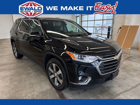 Used 2018 Chevrolet Traverse LT image 1
