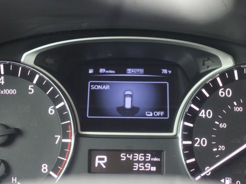 Used 2014 Nissan Pathfinder Platinum AWD/4WD image 15