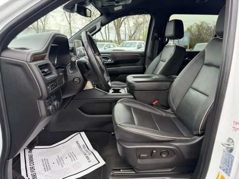 Used 2023 Chevrolet Suburban Premier AWD/4WD image 22