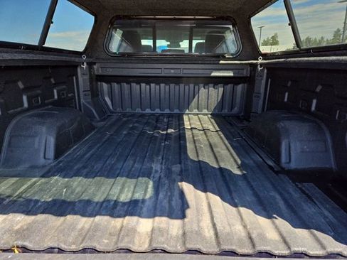 Used 2023 GMC Sierra 1500 SLT w/ SLT Convenience Package AWD/4WD image 34
