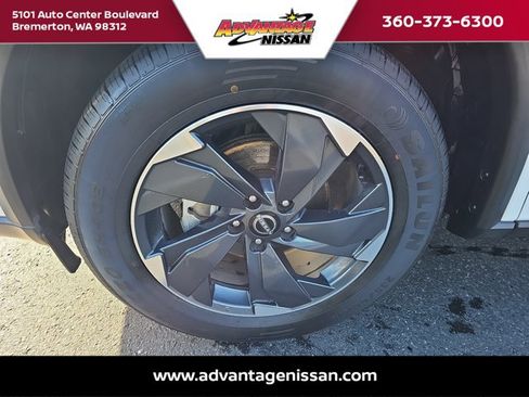 Used 2024 Nissan Rogue SV image 29