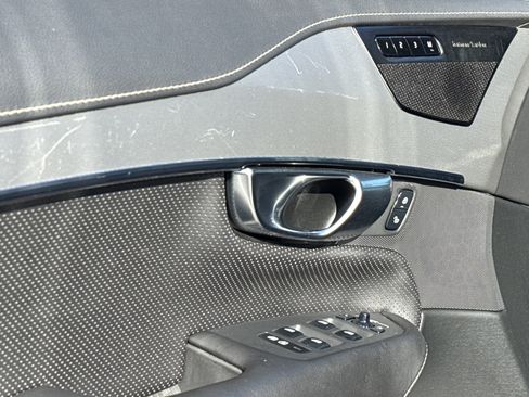 Used 2022 Volvo XC90 T8 R-Design w/ Advanced Package image 15