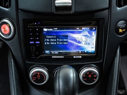 Used 2009 Nissan 370Z Coupe image 24