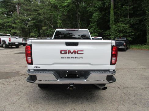 Used 2023 GMC Sierra 2500 Pro w/ Convenience Package AWD/4WD image 4