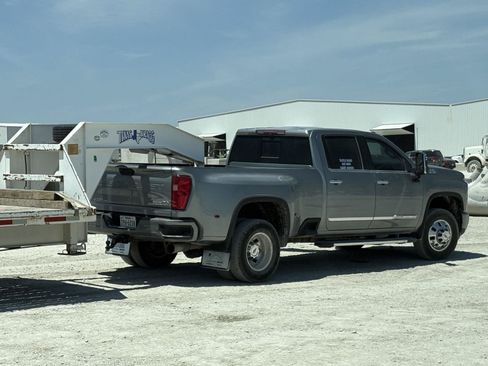 Used 2023 Ford F350 Lariat w/ Lariat Ultimate Package AWD/4WD image 4