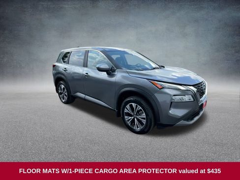 Used 2023 Nissan Rogue SV image 2