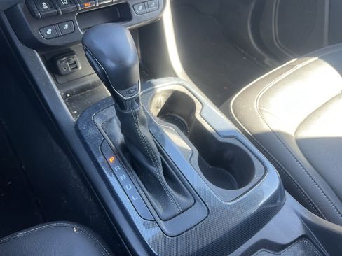 Used 2022 Chevrolet Colorado Z71 w/ Safety Package image 9