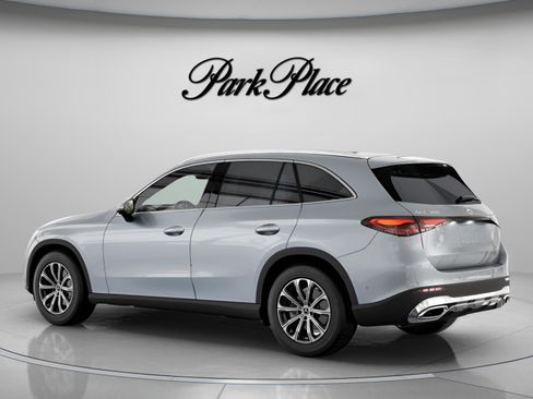 Used 2025 Mercedes-Benz GLC 300 image 12