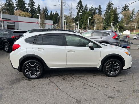 Used 2014 Subaru Crosstrek 2.0i Premium w/ Moonroof Package image 3