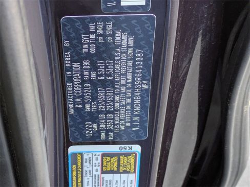 Used 2024 Kia Carnival LX image 37