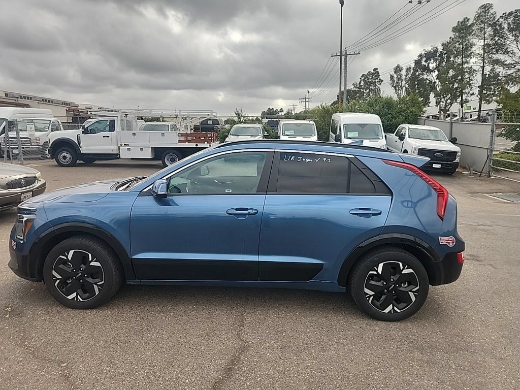 Certified 2024 Kia Niro Wind FWD image 10