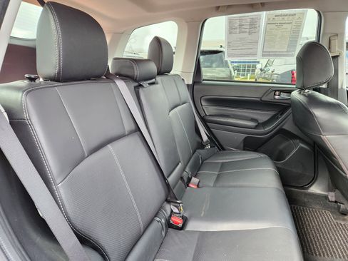 Used 2018 Subaru Forester 2.5i Touring w/ Popular Package #2 image 16
