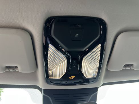 Used 2026 BMW X7 xDrive40i image 41