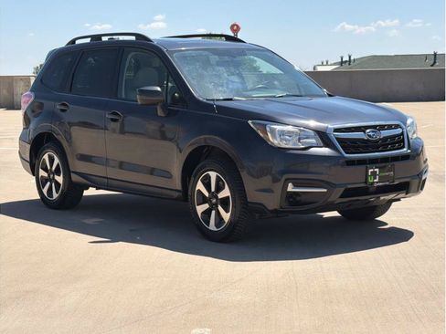 Used 2018 Subaru Forester 2.5i Premium w/ All-Weather Package AWD/4WD image 6