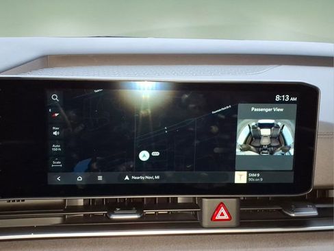 Used 2025 Kia Carnival EX FWD image 16