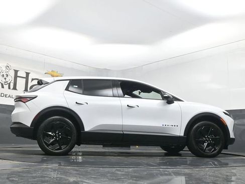 New 2026 Chevrolet Equinox EV LT image 31