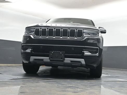 Used 2024 Jeep Wagoneer Series II w/ Flexible Seating Group RWD image 9