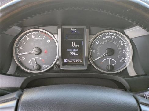 Used 2016 Toyota Tacoma SR5 w/ SR5 Appearance Package (SN) image 11