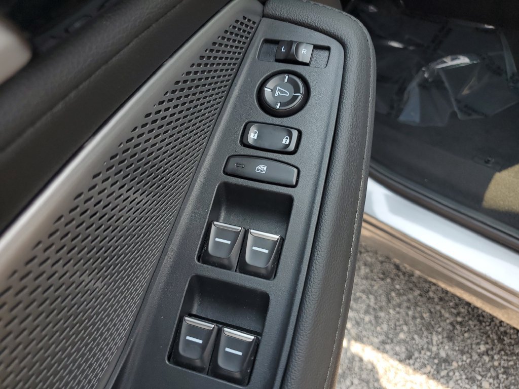 Certified 2025 Acura MDX FWD image 20