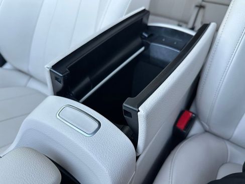 Used 2023 Mercedes-Benz GLB 250 4MATIC w/ Premium Package image 62