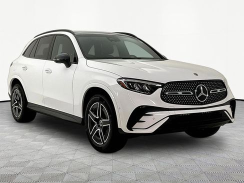 Used 2024 Mercedes-Benz GLC 300 4MATIC w/ AMG Line image 3