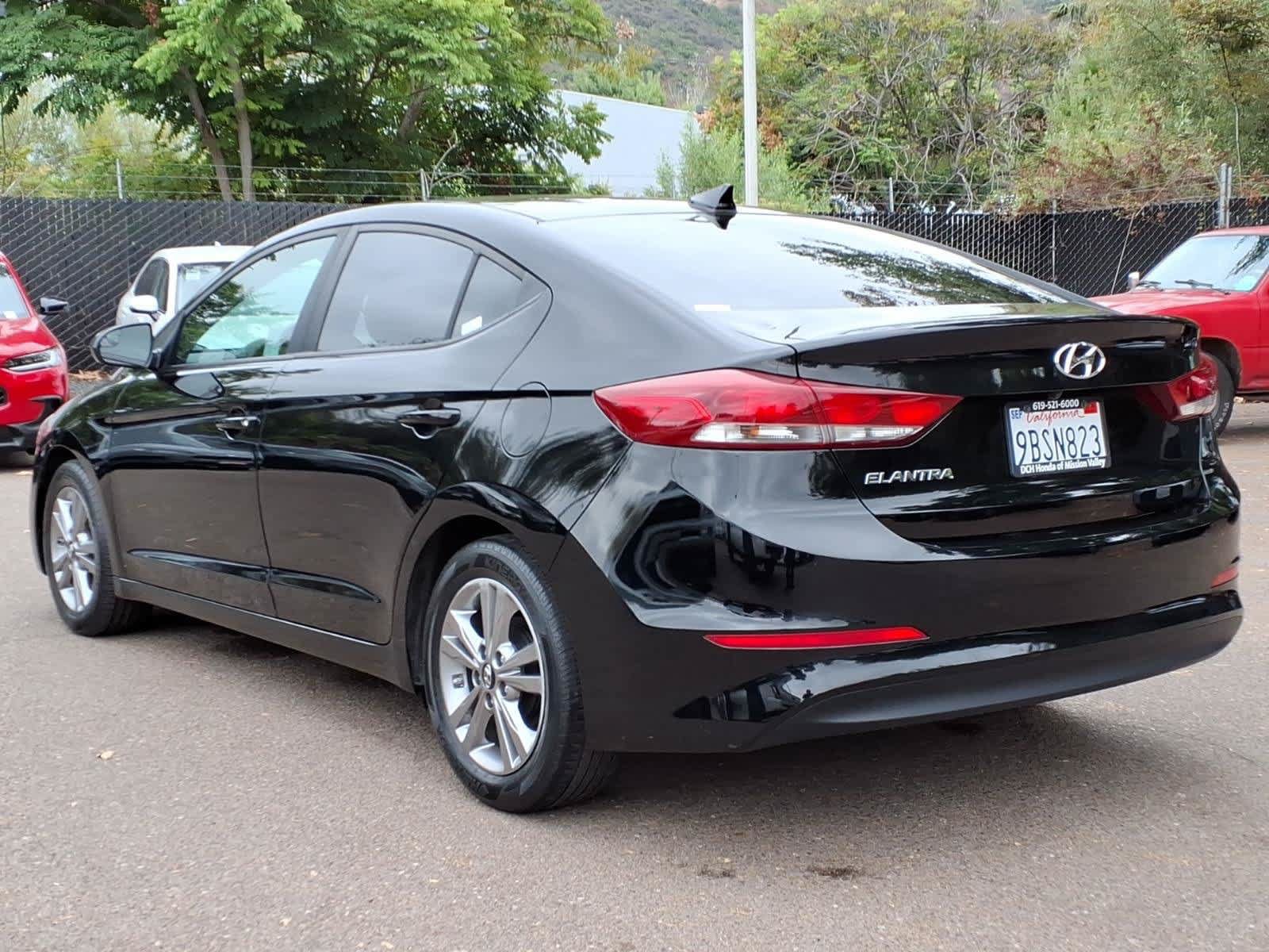 Used 2017 Hyundai Elantra SE FWD image 7
