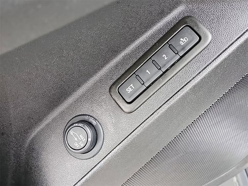 Certified 2023 Chevrolet Equinox Premier image 29