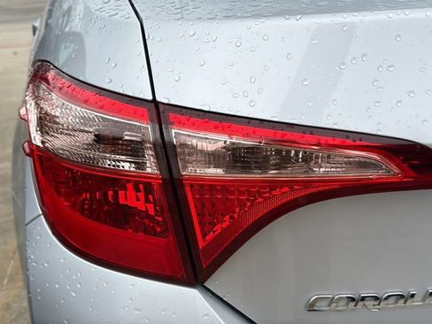 Used 2017 Toyota Corolla L FWD image 6