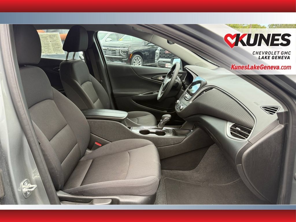 Used 2025 Chevrolet Malibu LT FWD image 39