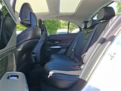 Used 2024 Mercedes-Benz E 350 4MATIC Sedan image 10