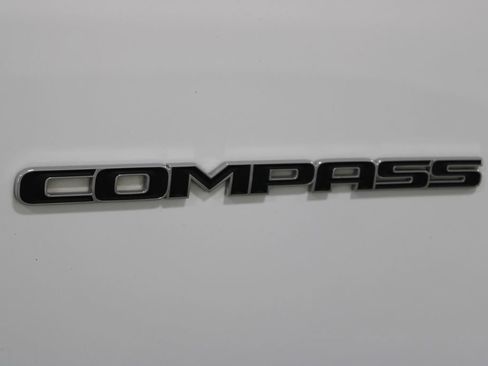 Used 2024 Jeep Compass Latitude AWD/4WD image 13