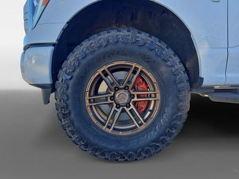 Used 2022 Ford F150 XLT w/ Equipment Group 302A High image 16