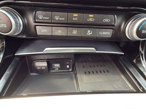 Used 2022 Kia Stinger GT2 AWD/4WD image 29