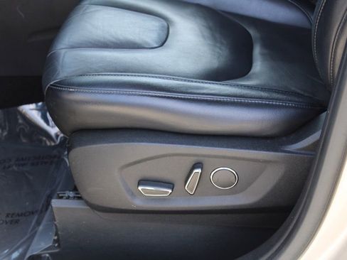 Used 2018 Ford Edge Titanium image 18