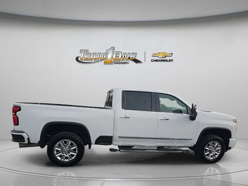 Used 2025 Chevrolet Silverado 2500 High Country w/ Technology Package image 9