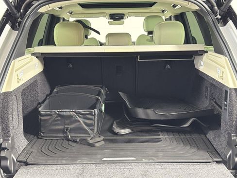 New 2026 Land Rover Range Rover SE image 27