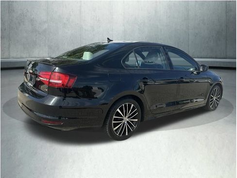 Used 2015 Volkswagen Jetta Sport FWD image 6
