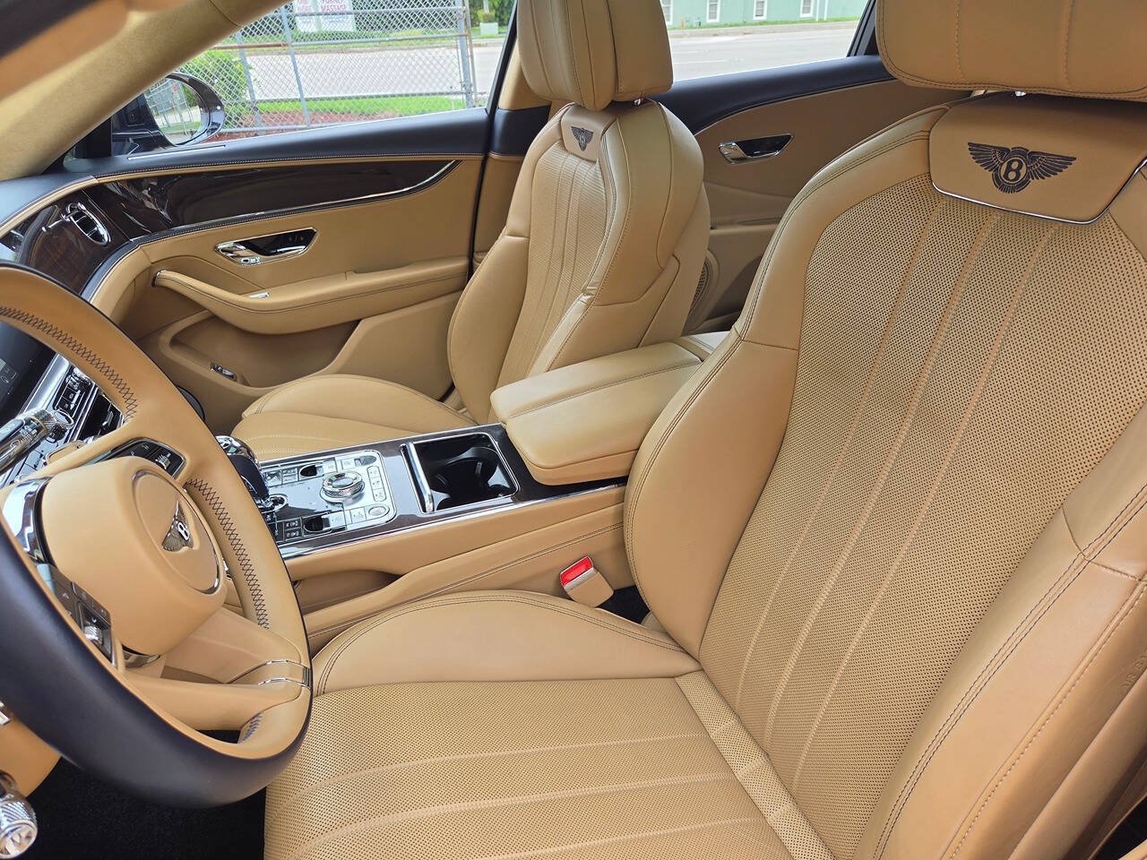 Used 2021 Bentley Flying Spur V8 AWD/4WD image 22