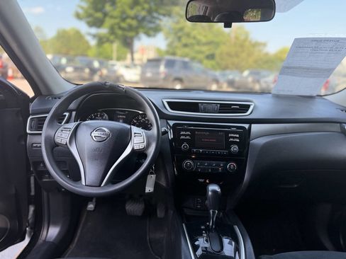 Used 2016 Nissan Rogue S w/ Appearance Package AWD/4WD image 18