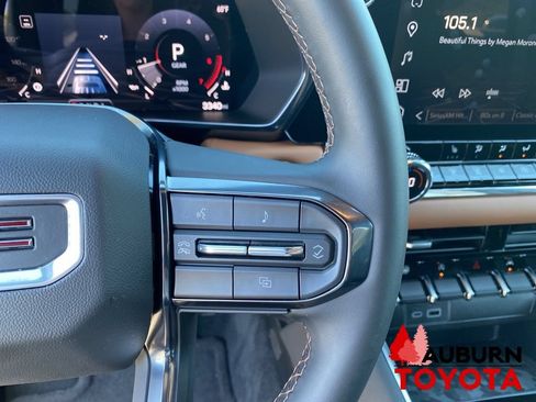 Used 2025 GMC Canyon AT4 AWD/4WD image 38
